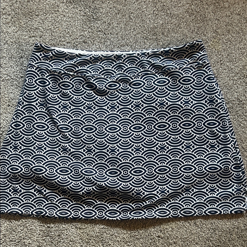 Elegant Blue and White Patterned Skort